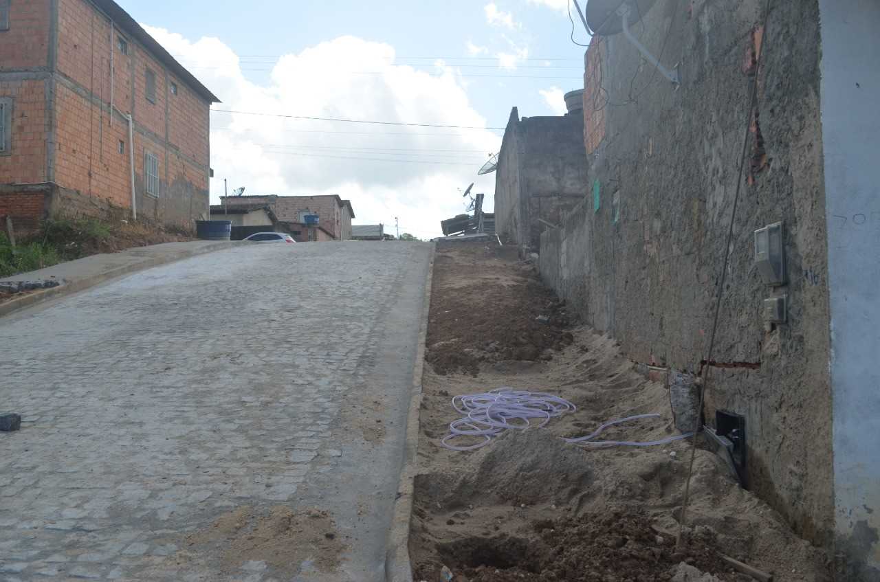Camacã:  Prefeito Interino Paulo do Gás convida vereadores para visitarem a conclusão do final da Rua Tereza Lima